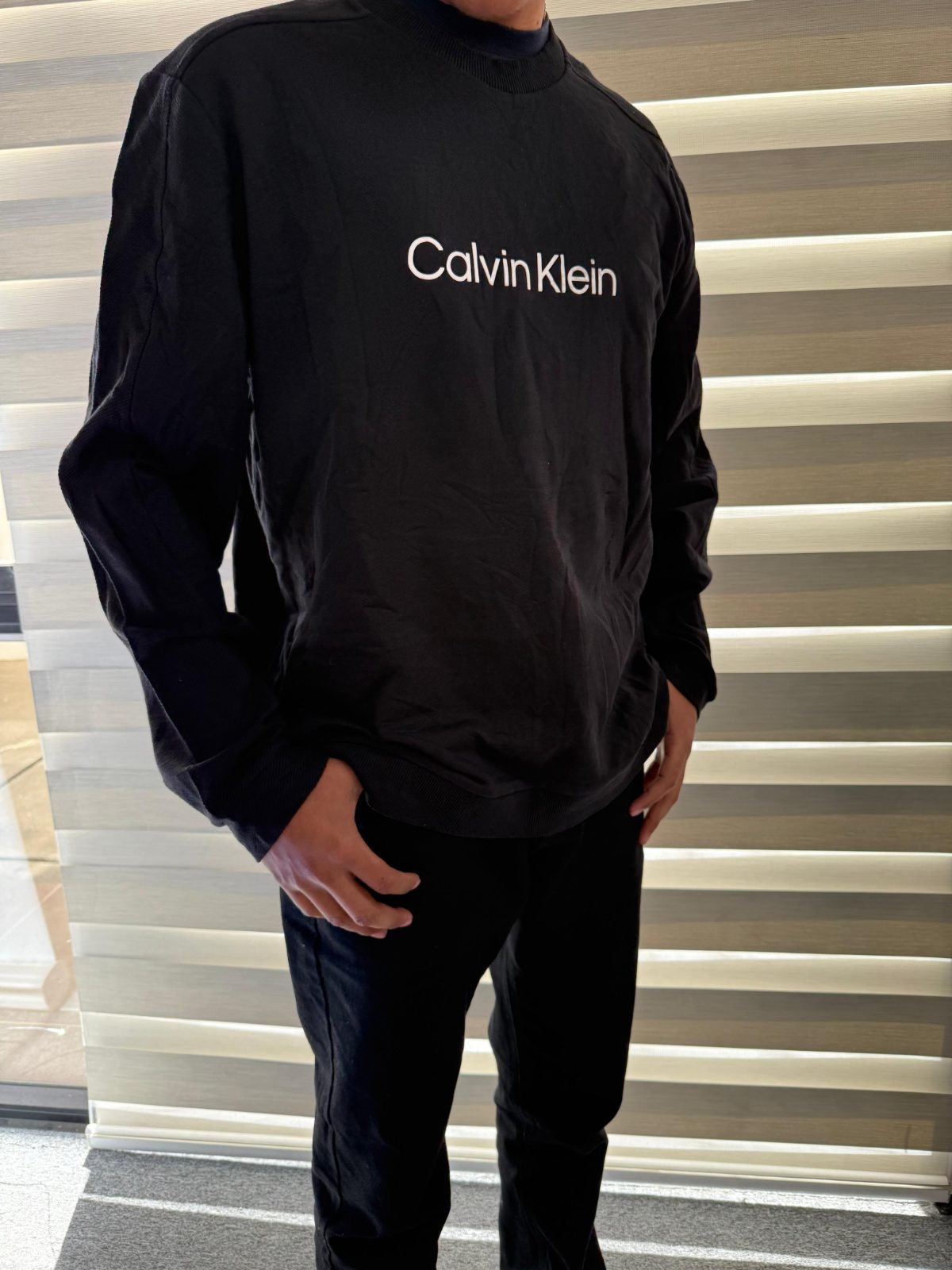 Chompa Calvin Klein Logo Negro 2