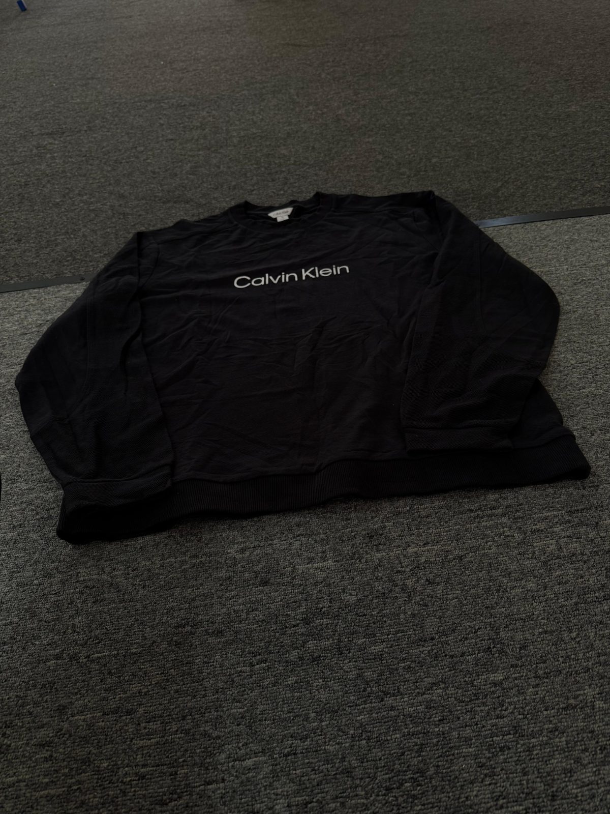 Chompa Calvin Klein Logo Negro 3