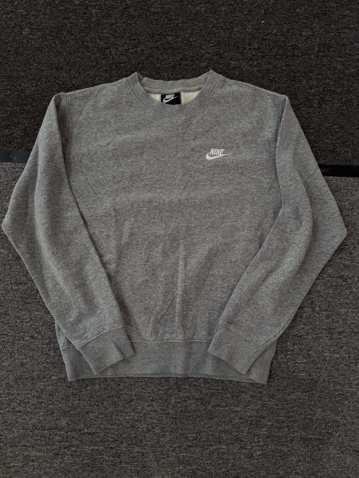 Chompa Nike Gris Clásica 3