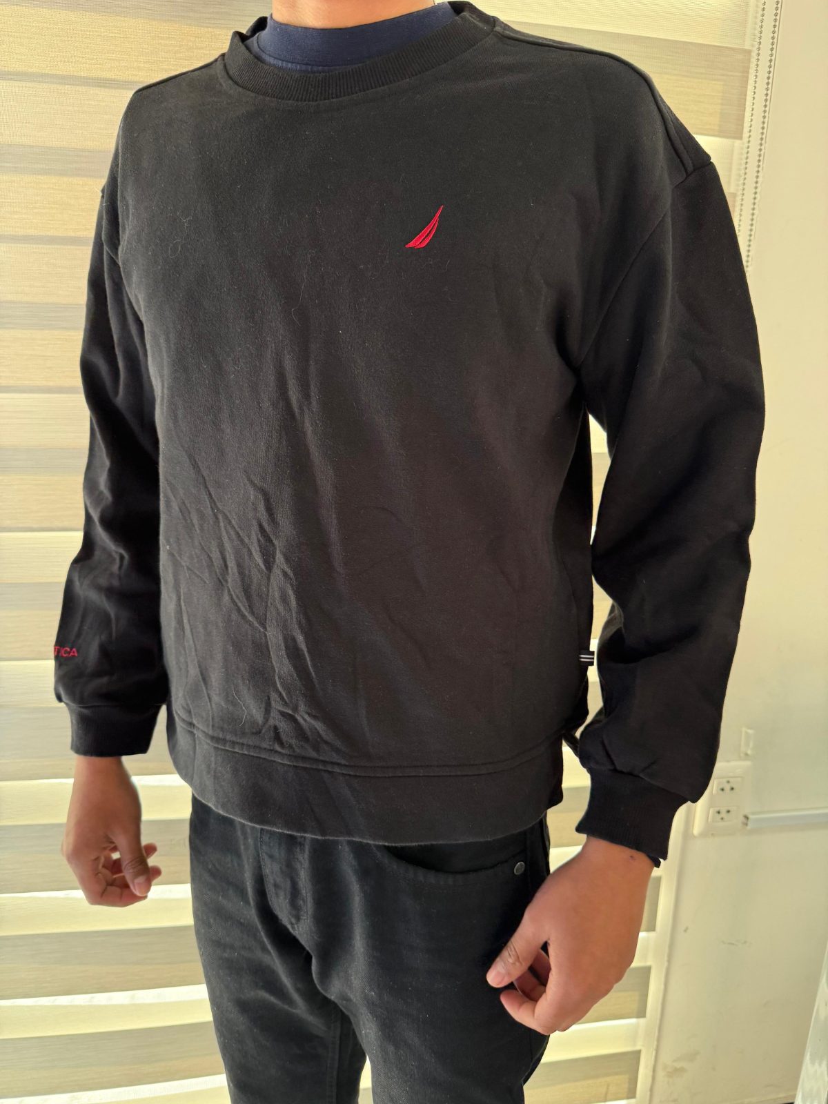 Chompa Nautica Negra Logo Rojo