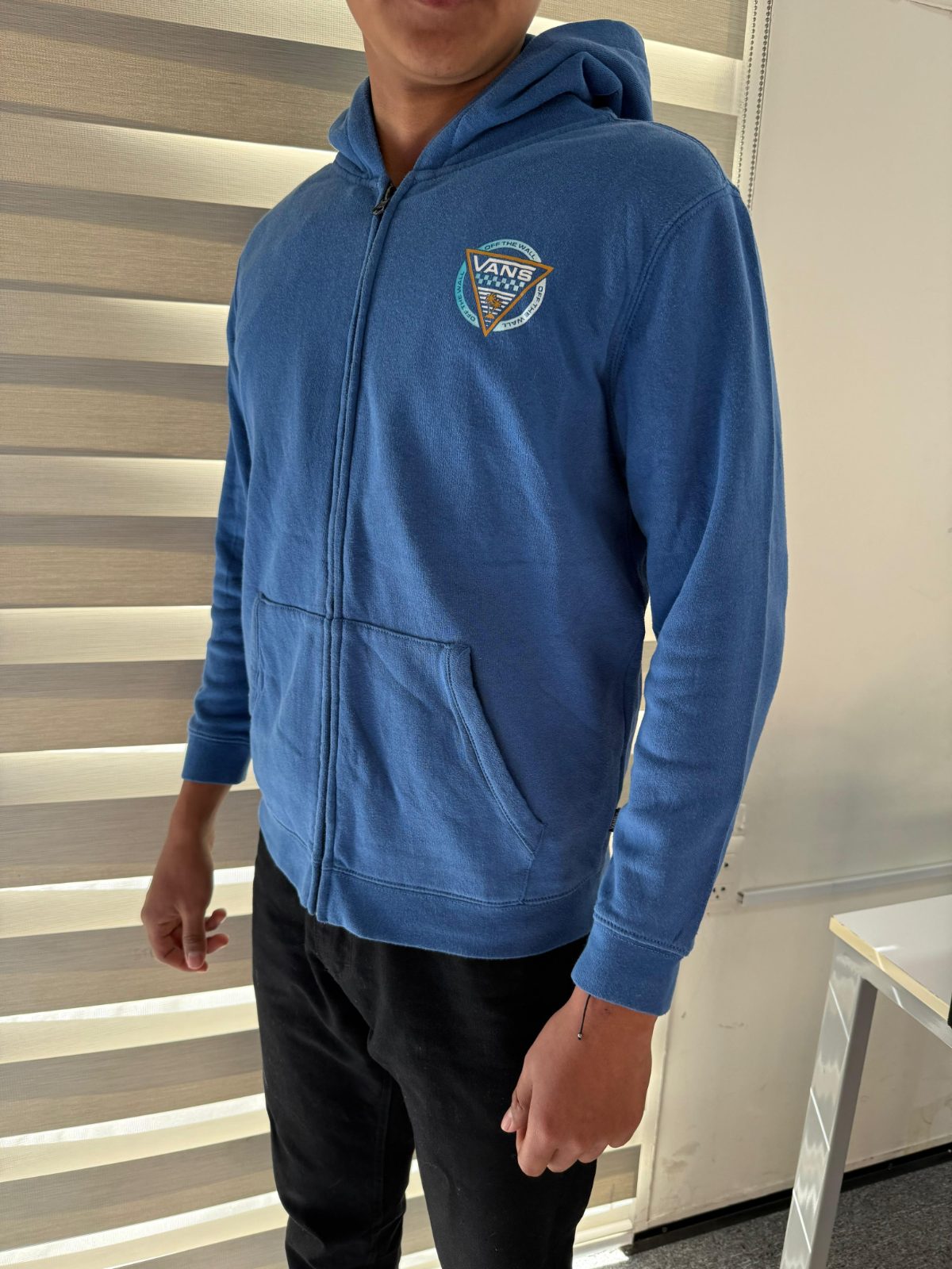 Chompa Vans Azul con Cierre 3