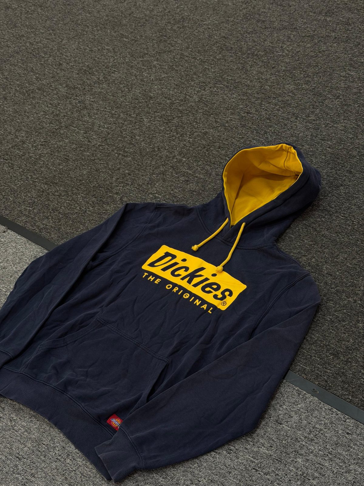 Chompa Dickies Logo Amarillo